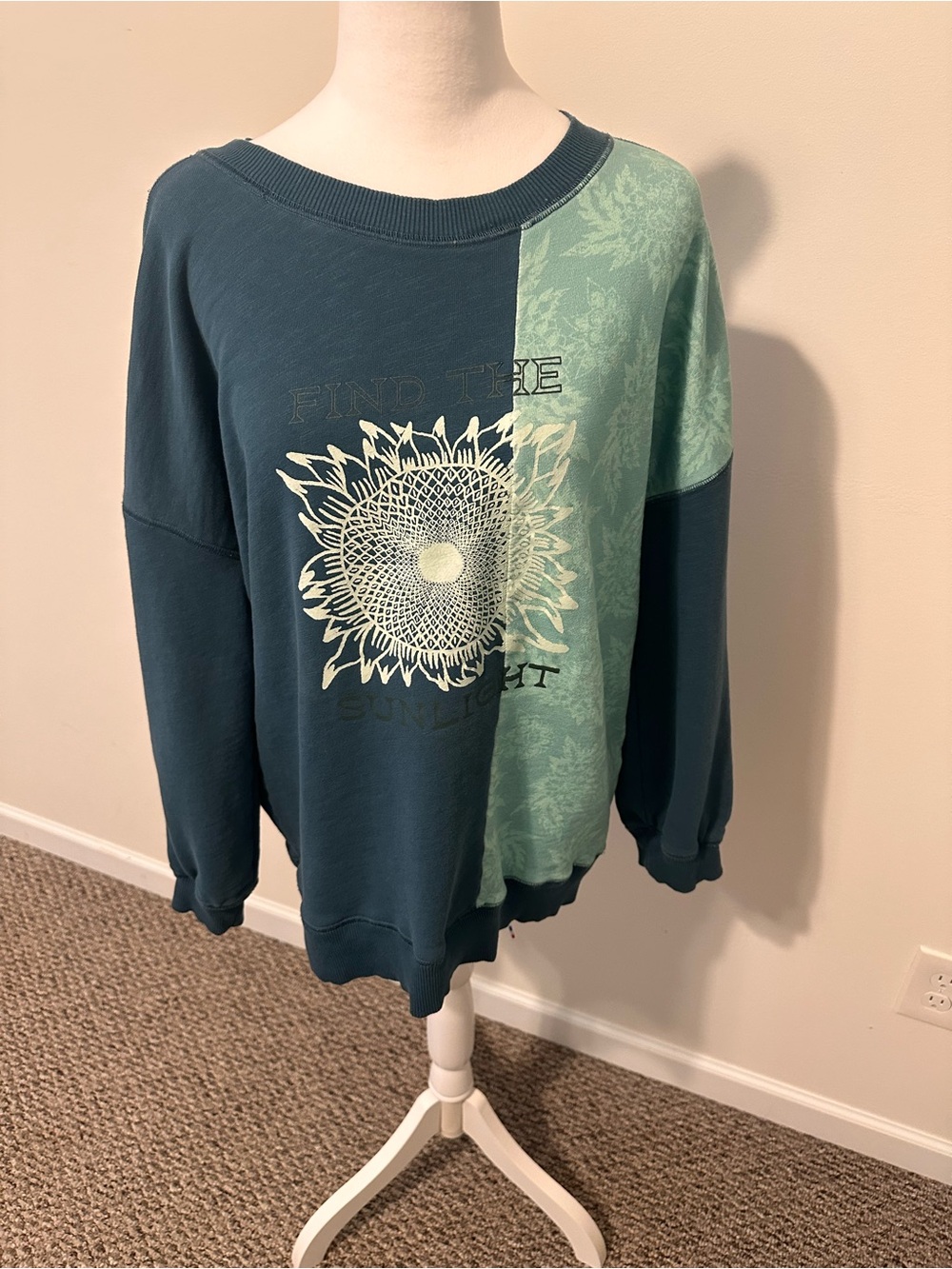 Anthropologie Sun Keep Daydream Sweatshirt Graphic Pullover Size Medium